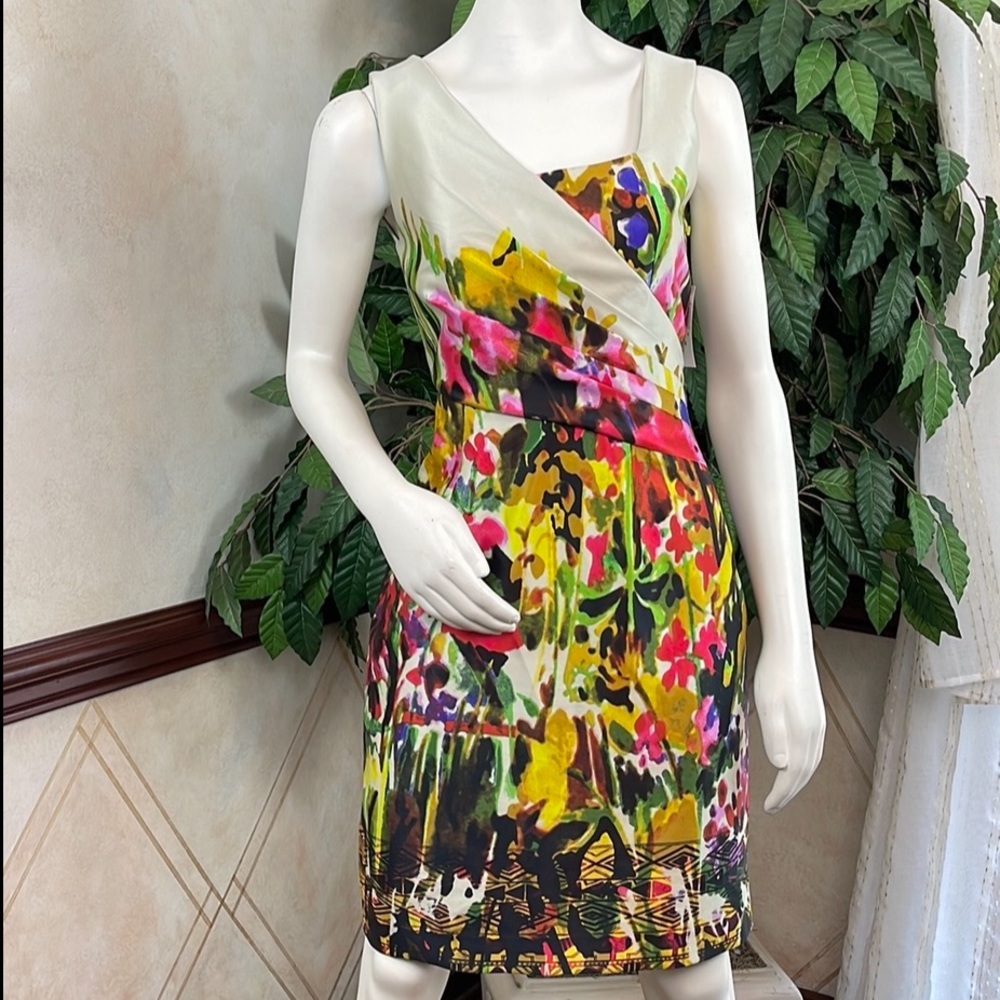 CENIA FLORAL SLEEVELESS DRESS